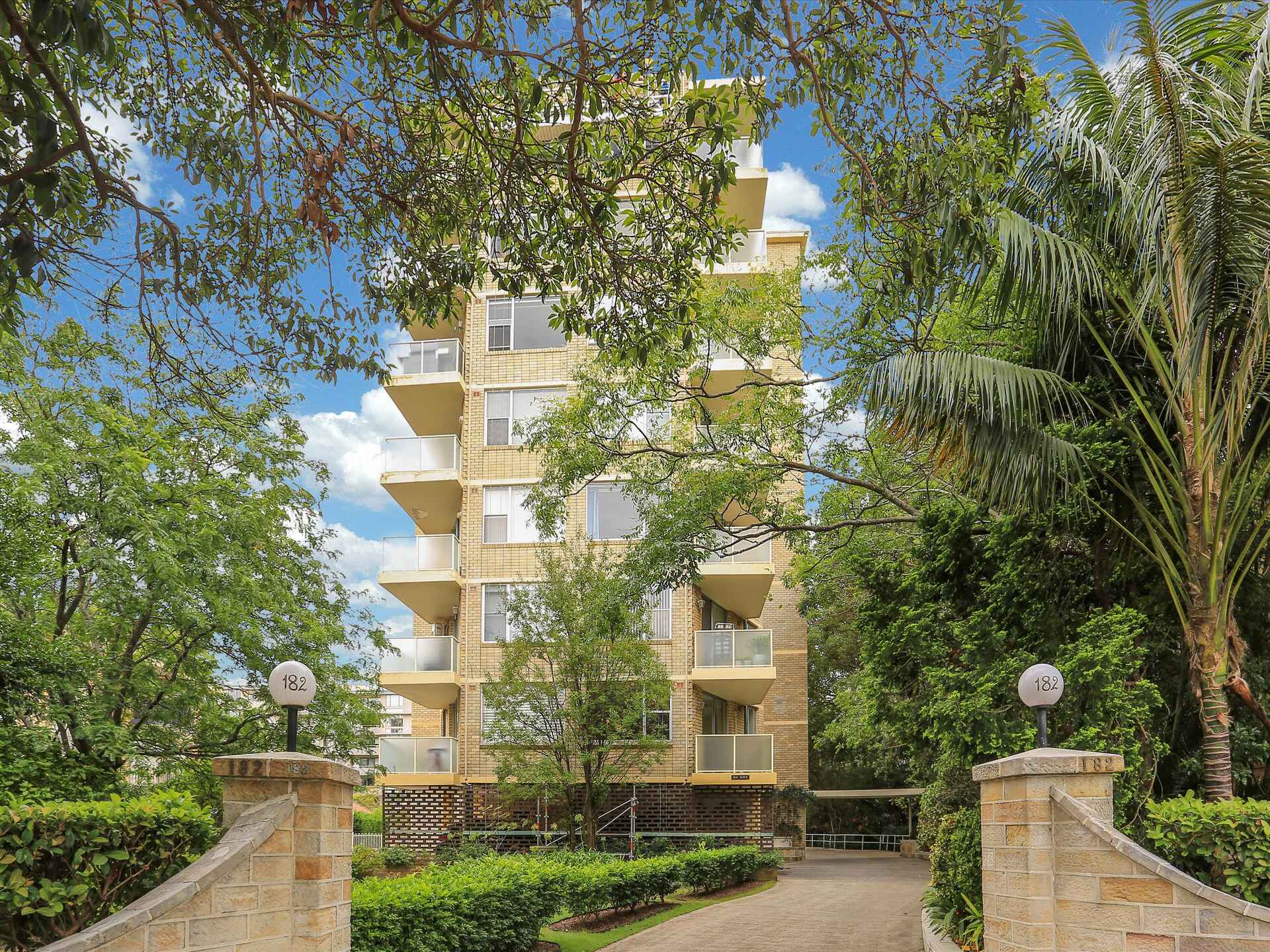 3/182 Raglan St Mosman