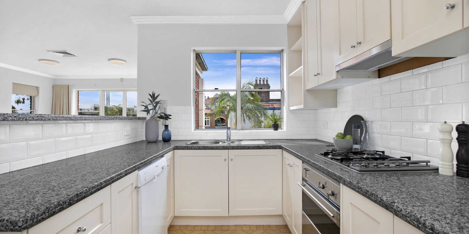 2/143B Raglan Street Mosman 2/143B Raglan Street Mosman