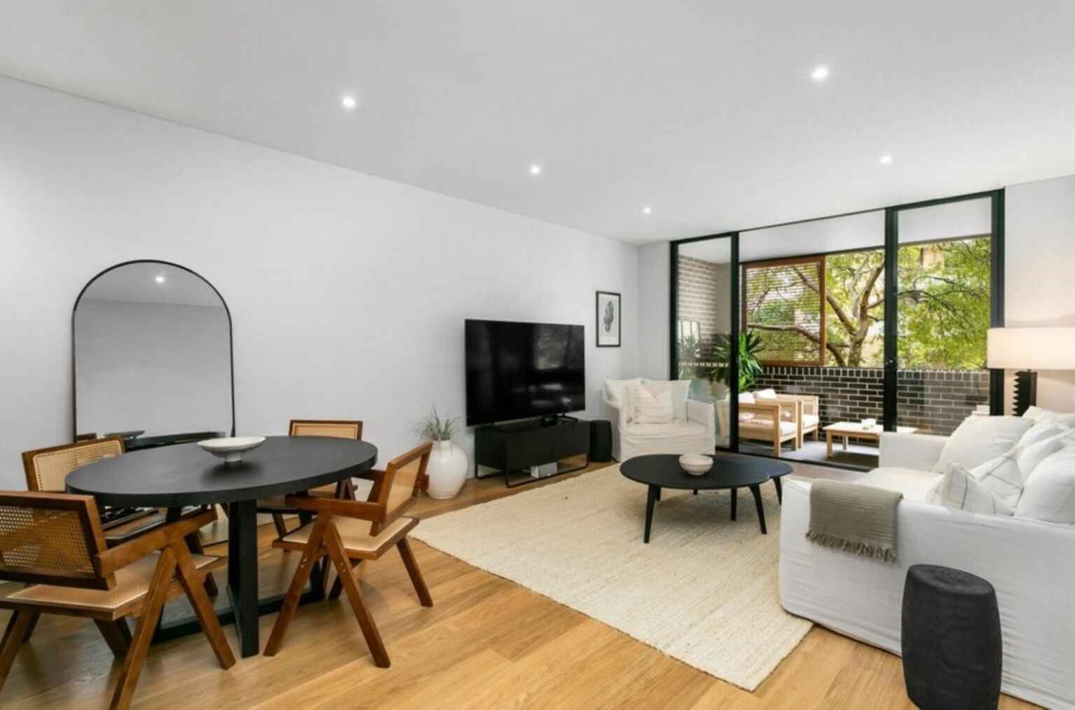 11/1-5 Mandolong Road Mosman