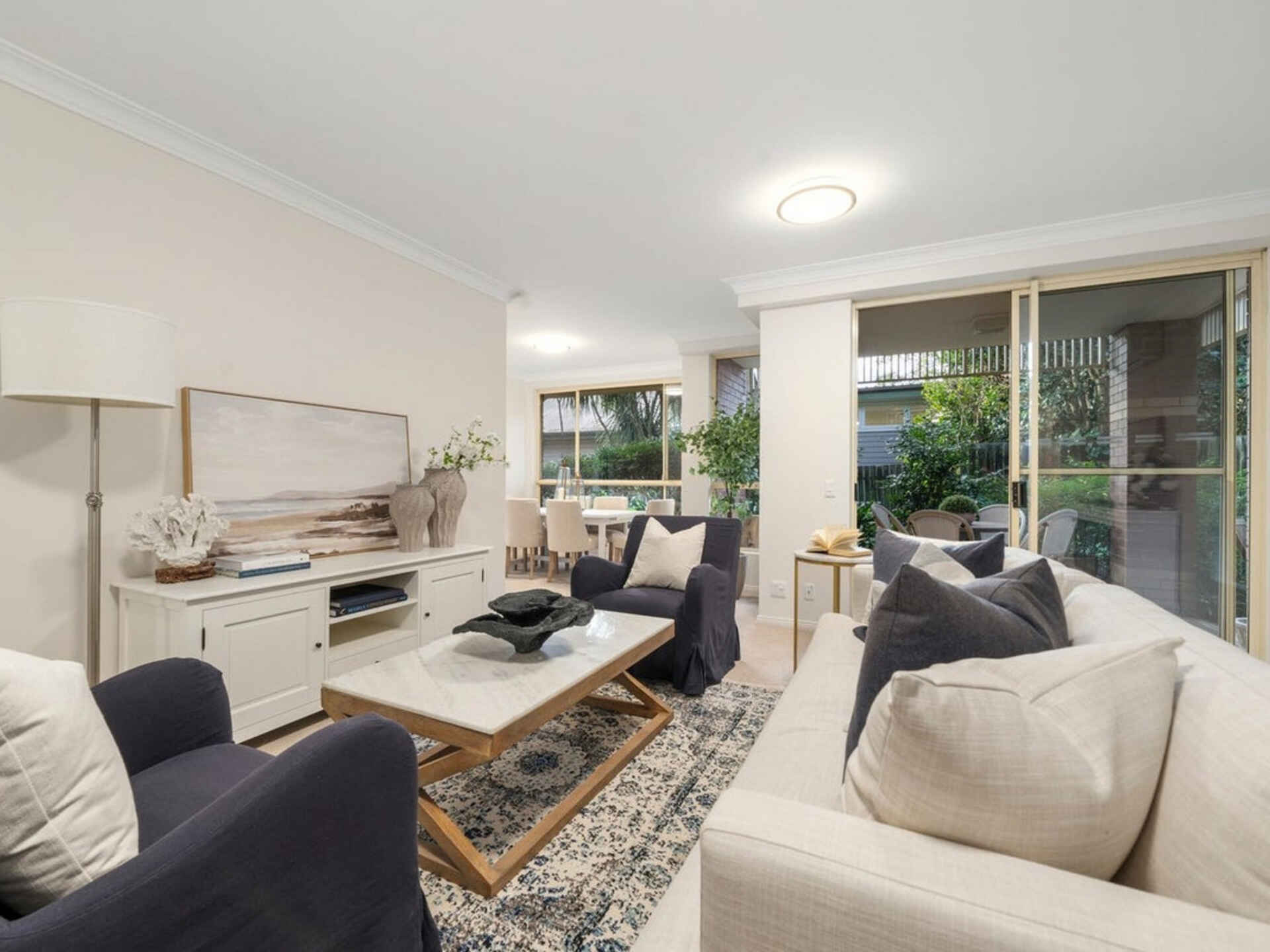 8/6 Hale Road Mosman