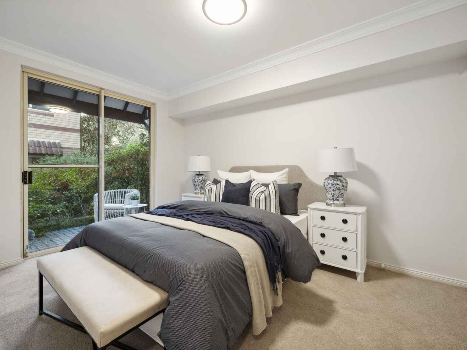 8/6 Hale Road Mosman