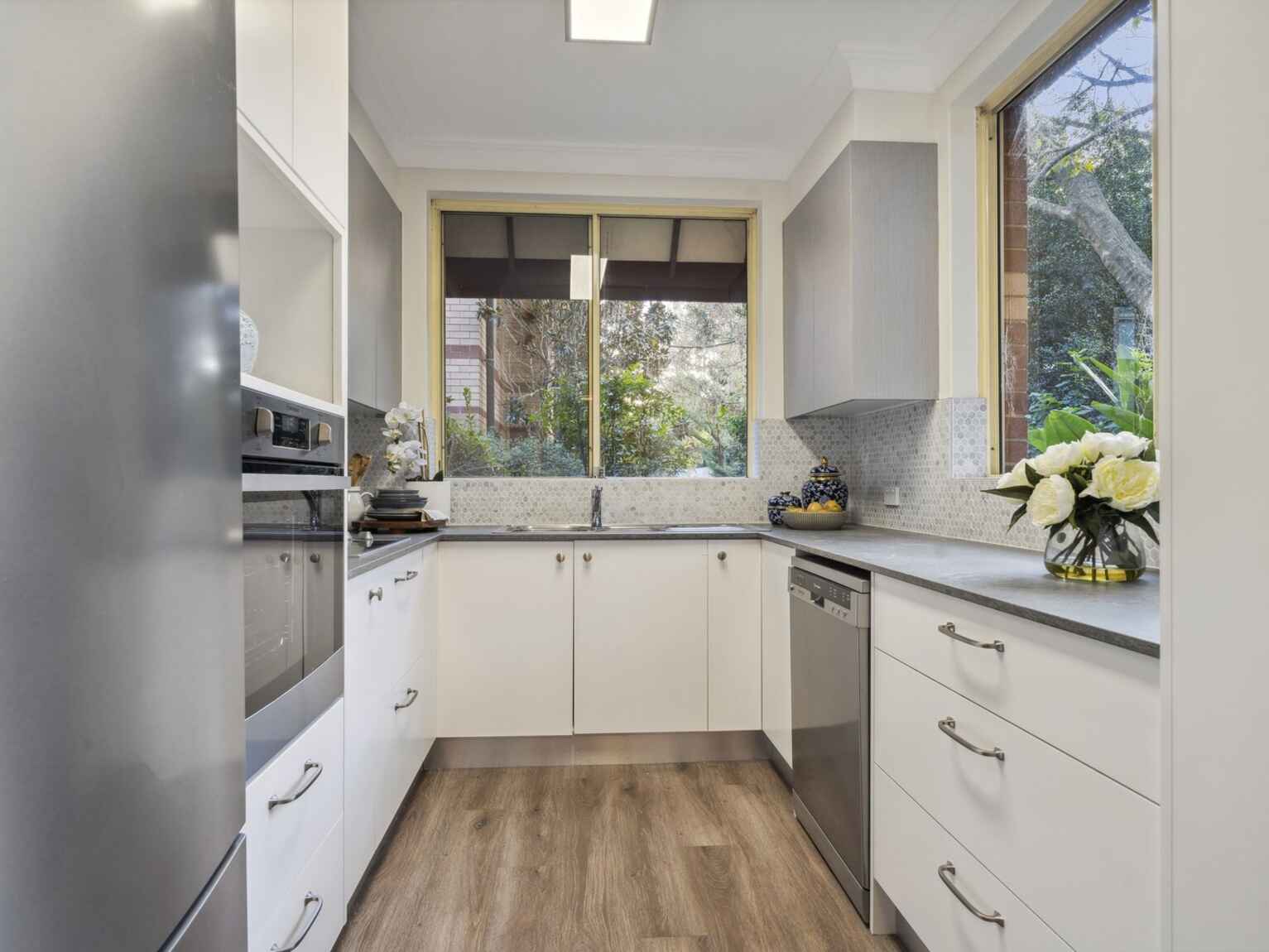 8/6 Hale Road Mosman