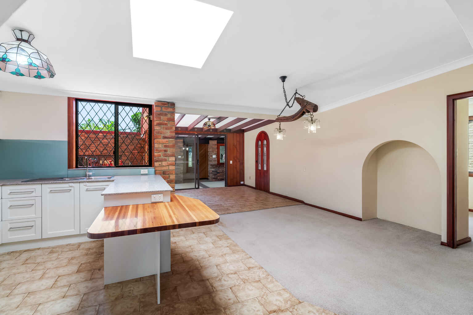 284 Tuggerawong Road Tuggerawong