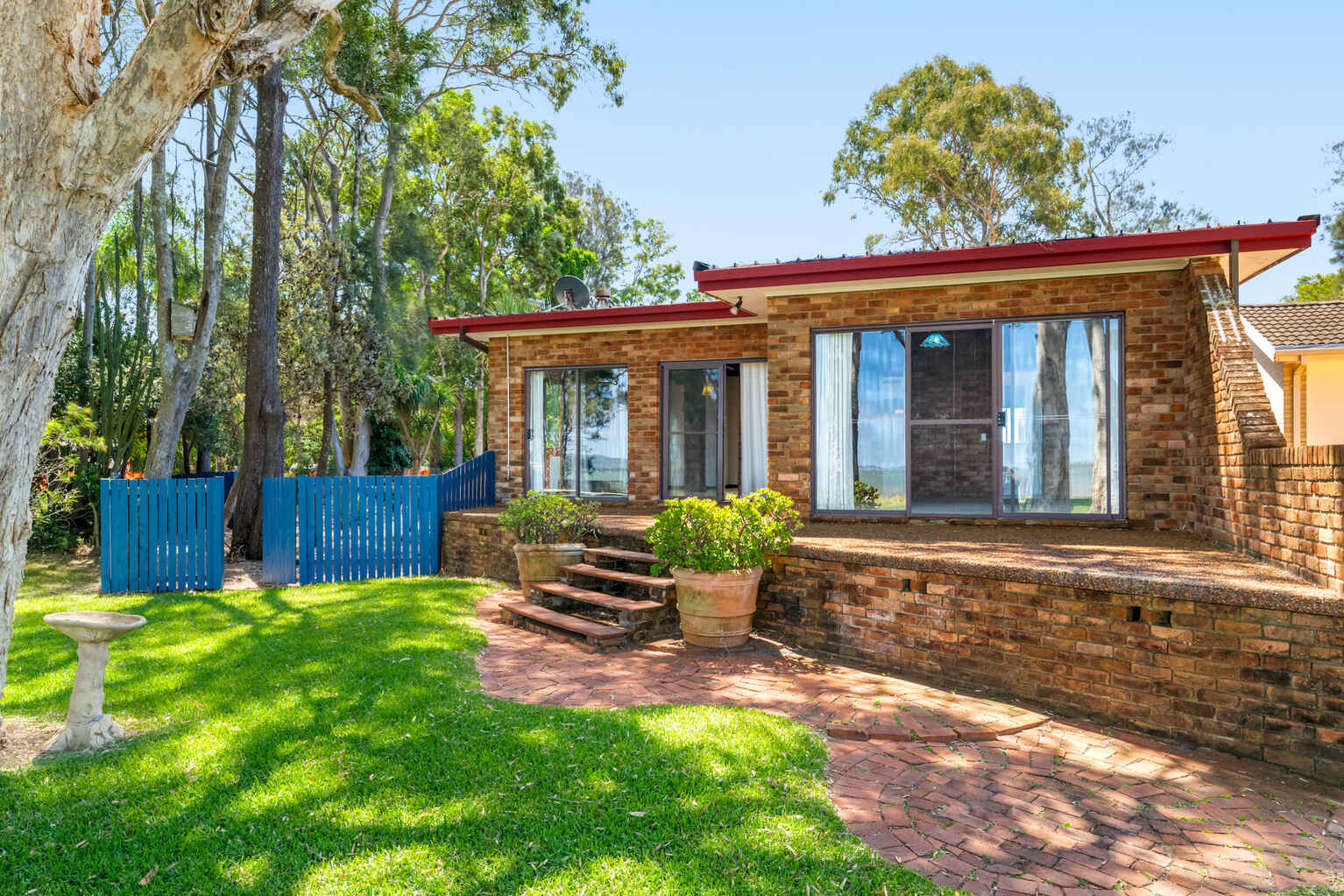 284 Tuggerawong Road Tuggerawong