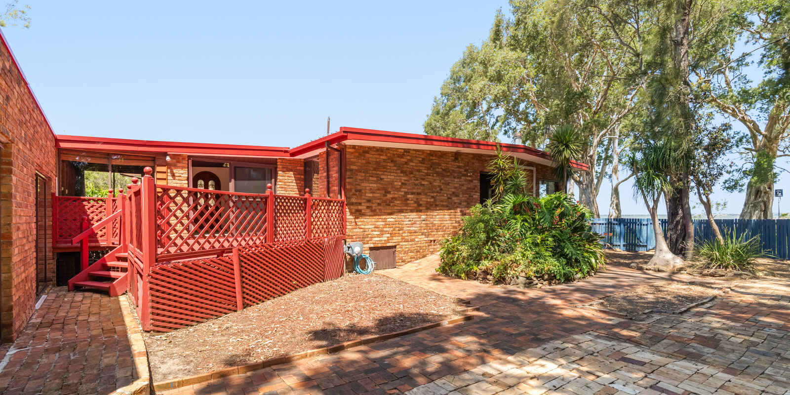 284 Tuggerawong Road Tuggerawong