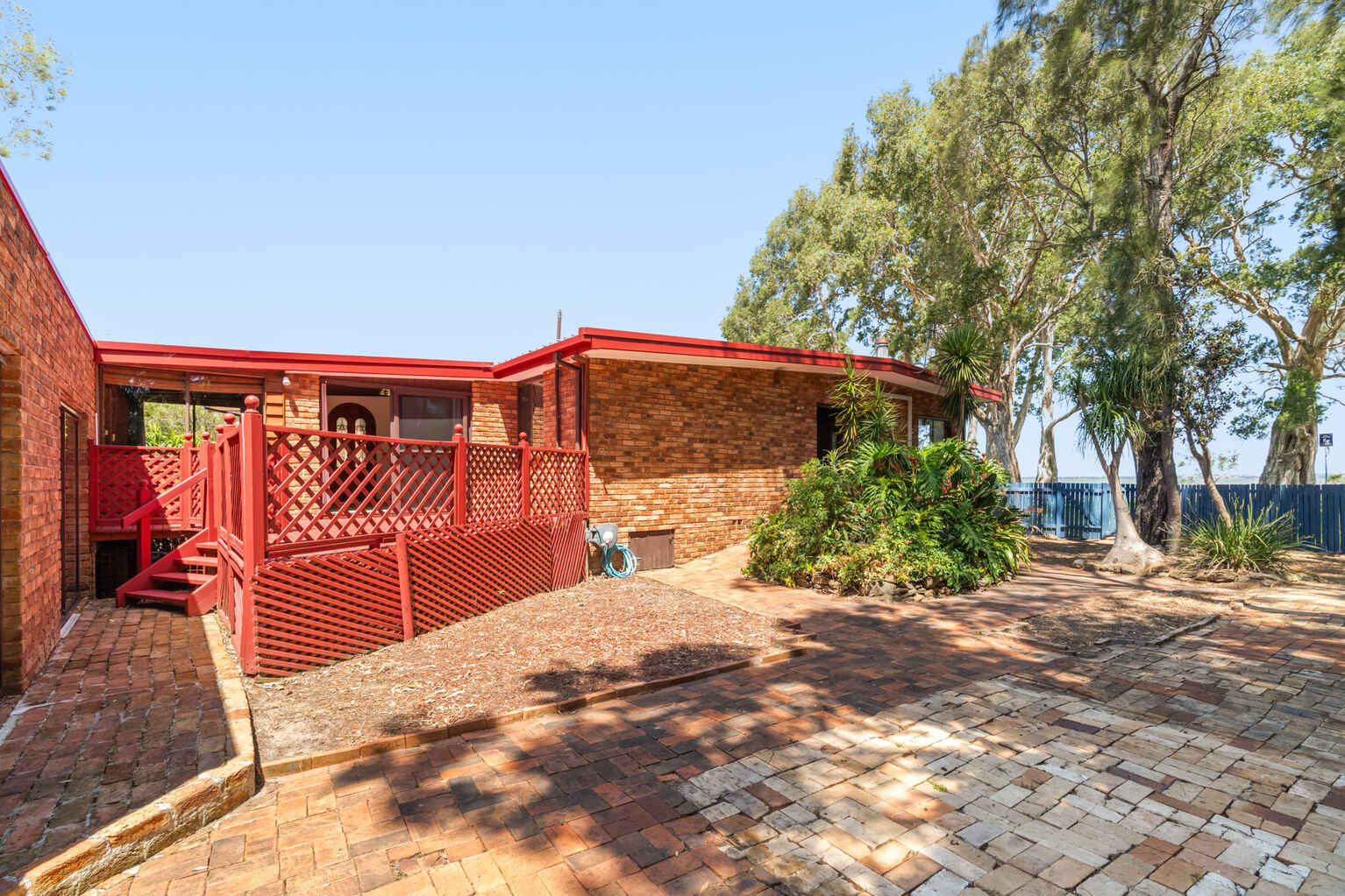284 Tuggerawong Road Tuggerawong