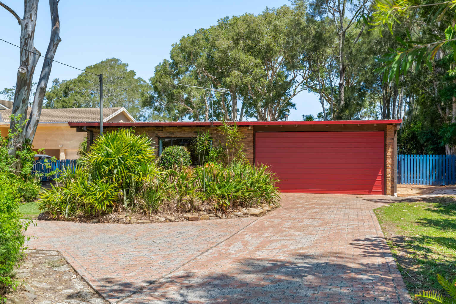 284 Tuggerawong Road Tuggerawong