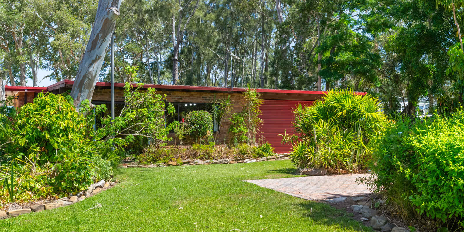 284 Tuggerawong Road Tuggerawong