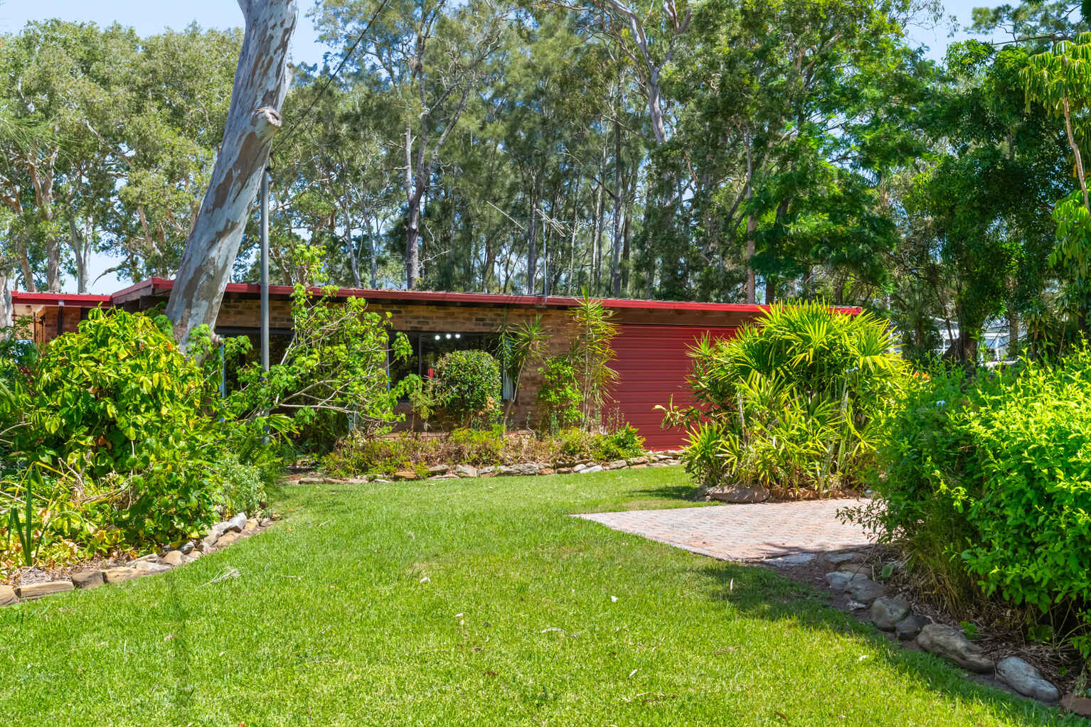 284 Tuggerawong Road Tuggerawong