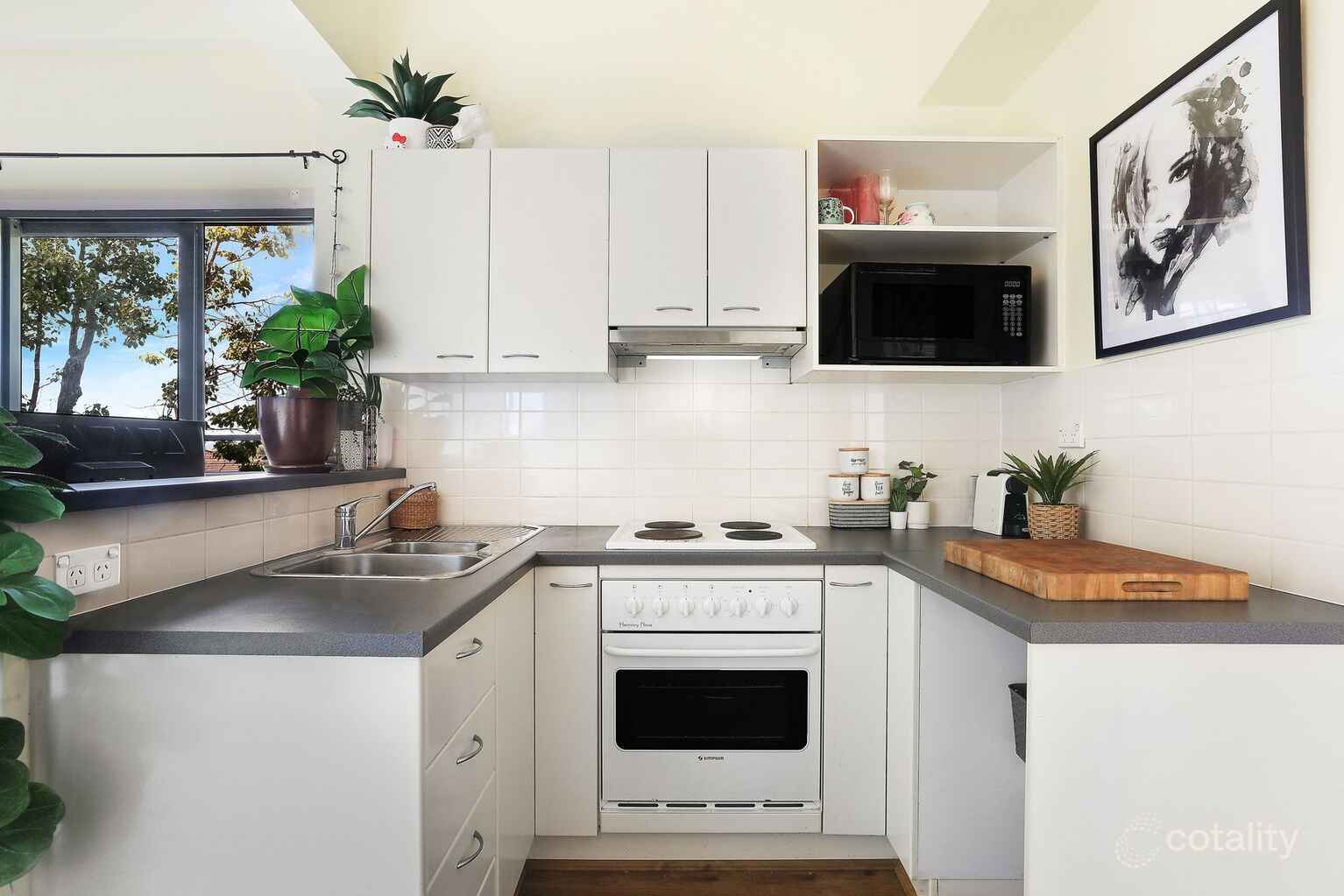 28/8 Cavill Ave Ashfield