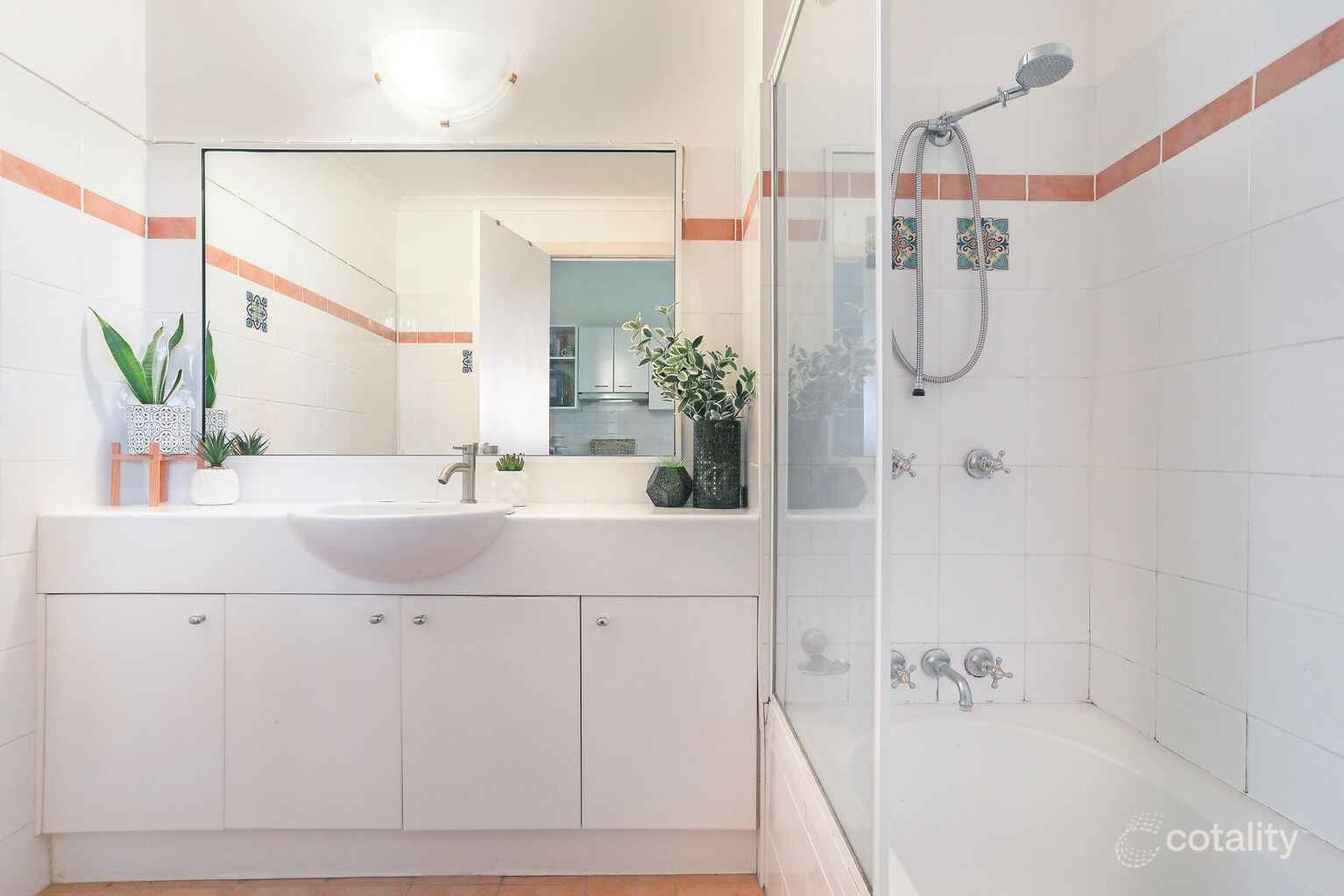 28/8 Cavill Ave Ashfield