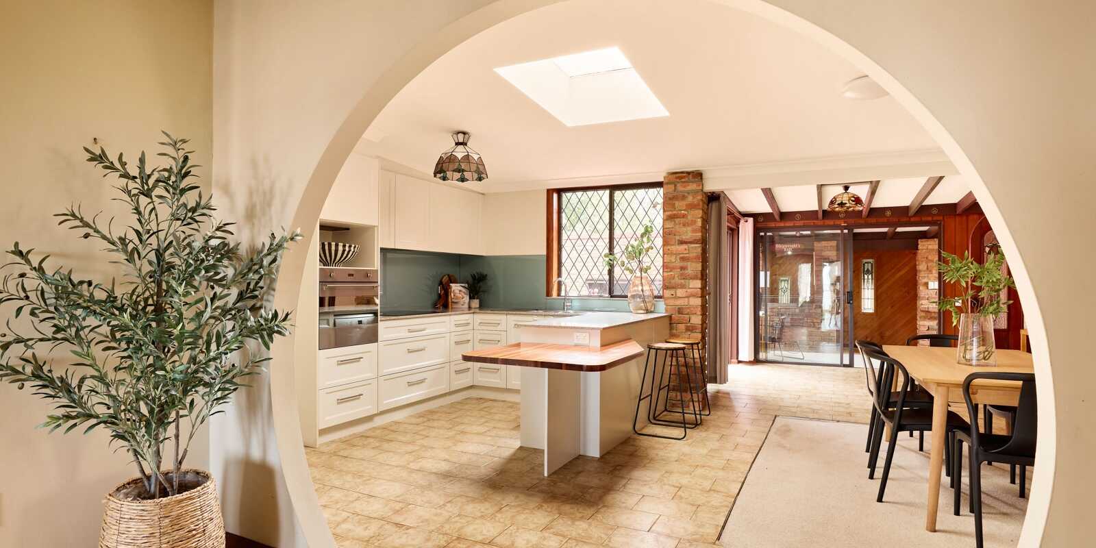 284 Tuggerawong Road Tuggerawong