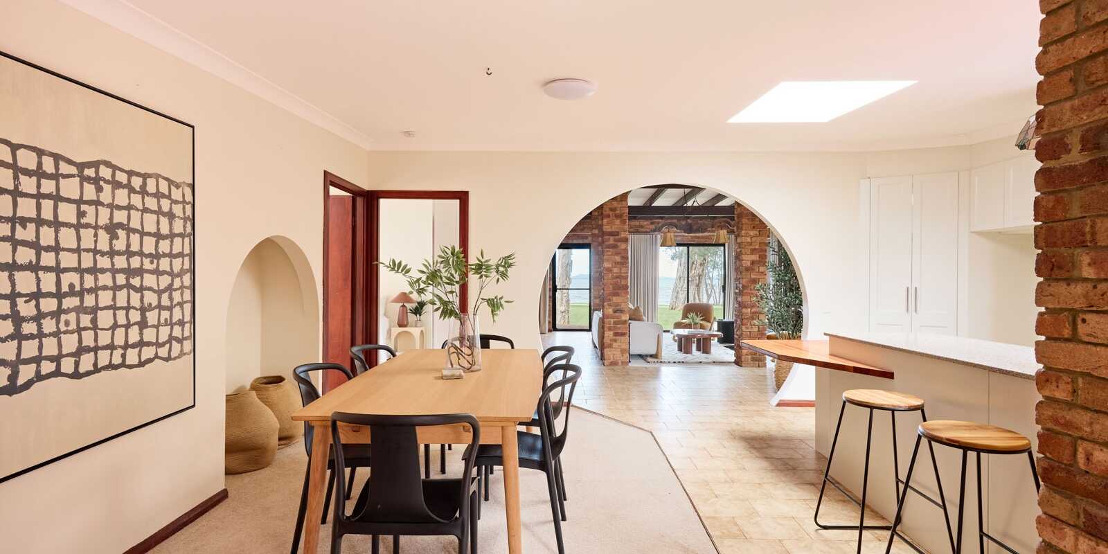 284 Tuggerawong Road Tuggerawong