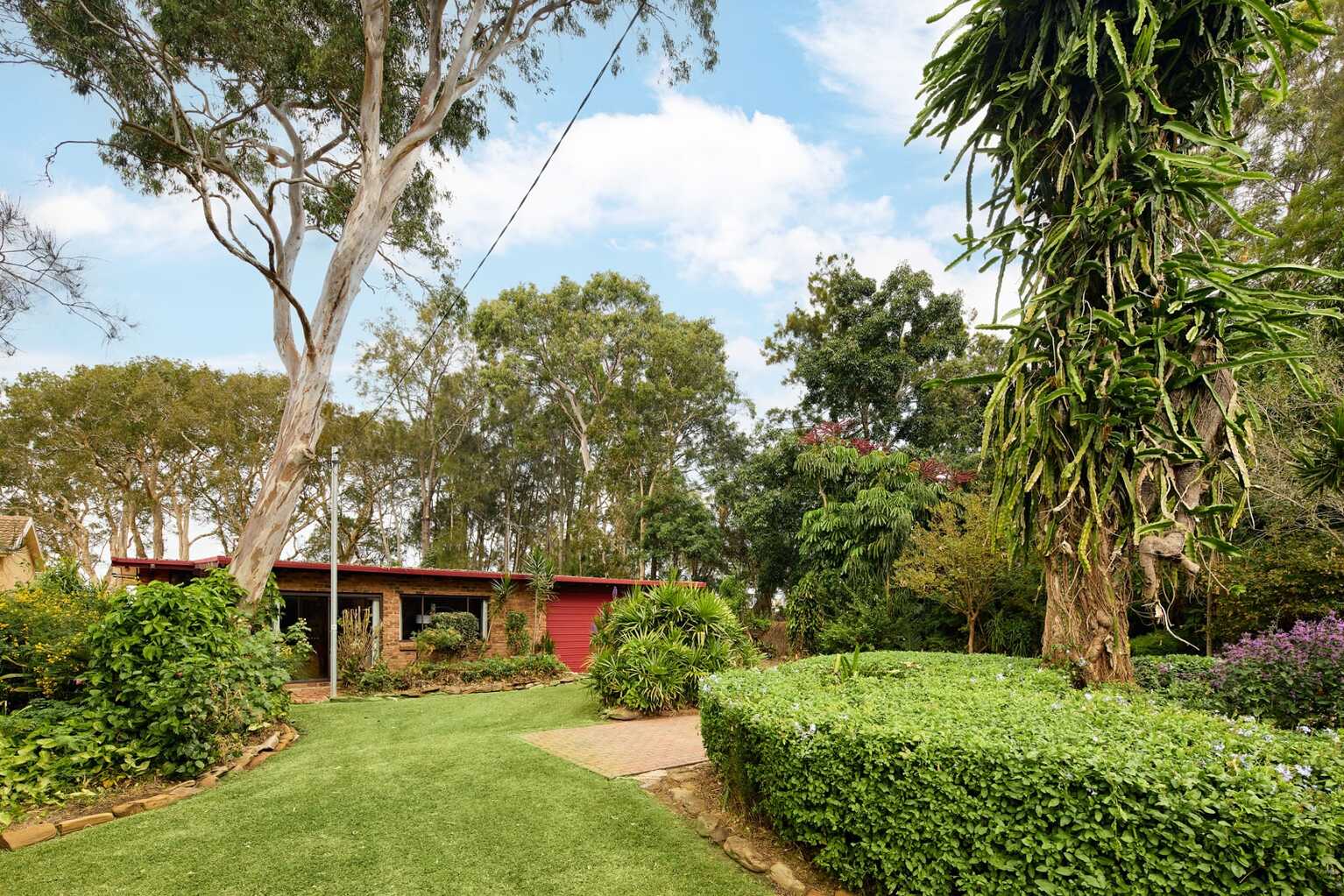 284 Tuggerawong Road Tuggerawong