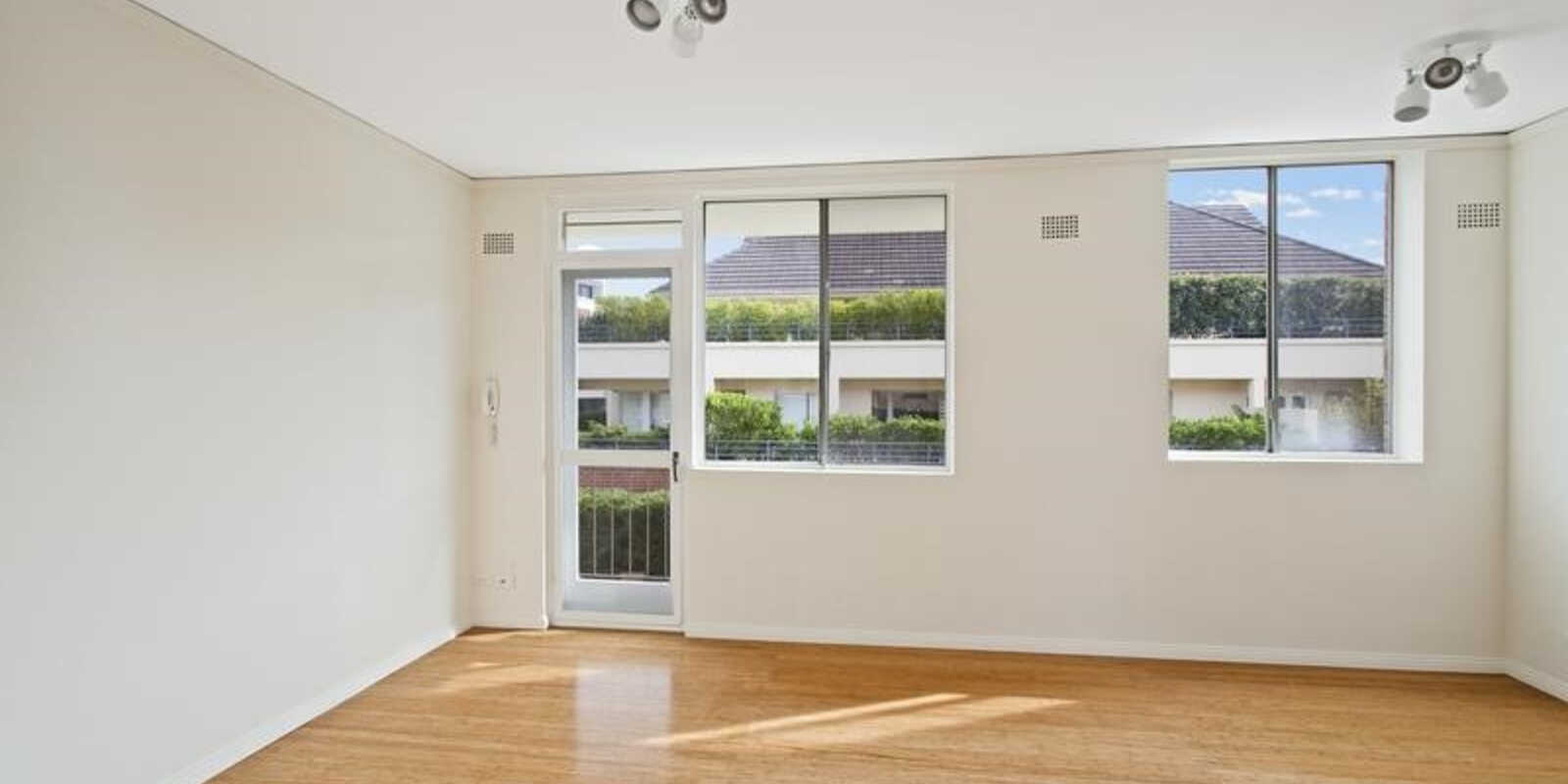 9/3 Clifford Street Mosman