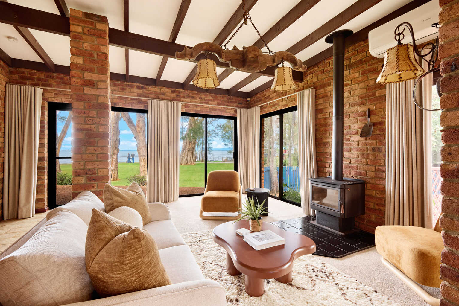 284 Tuggerawong Road Tuggerawong 284 Tuggerawong Road Tuggerawong