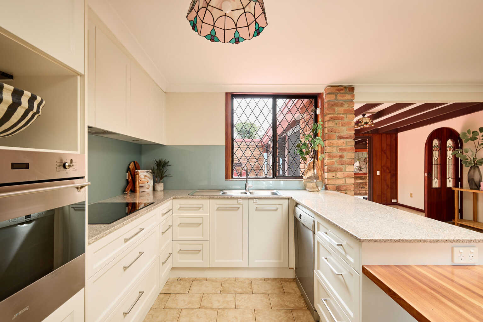 284 Tuggerawong Road Tuggerawong 284 Tuggerawong Road Tuggerawong