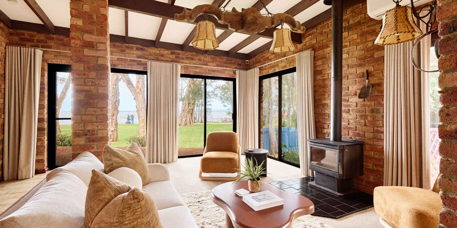 284 Tuggerawong Road Tuggerawong