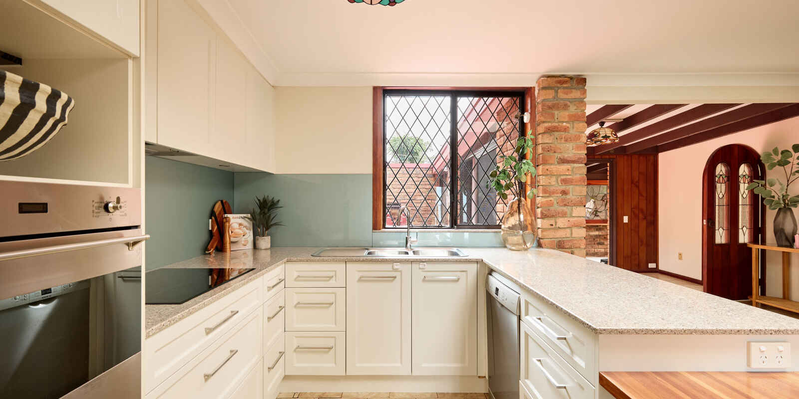 284 Tuggerawong Road Tuggerawong