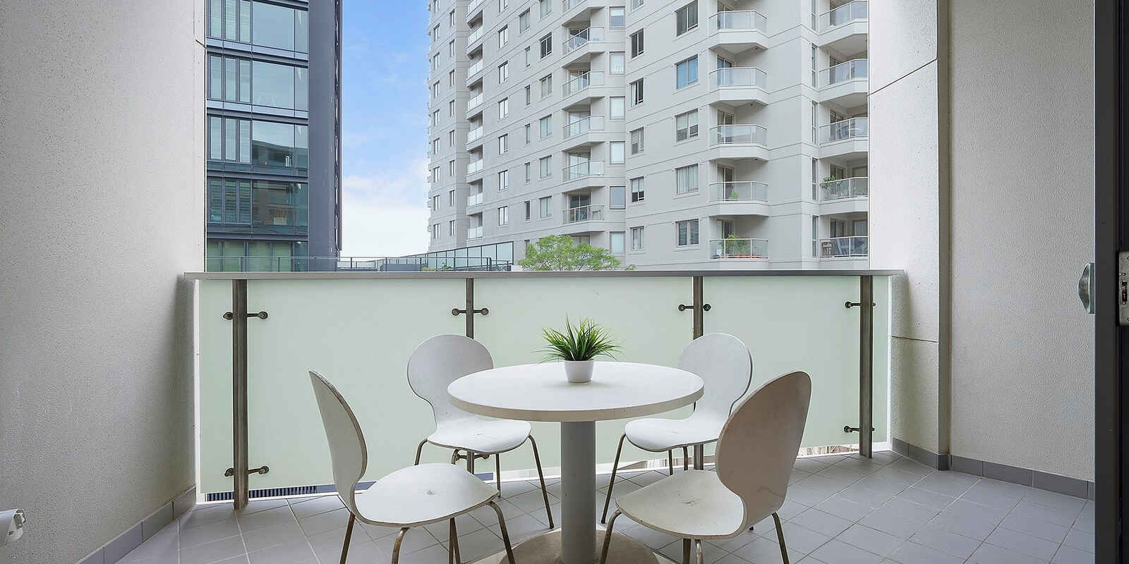 908/8 Glen St Milsons Point