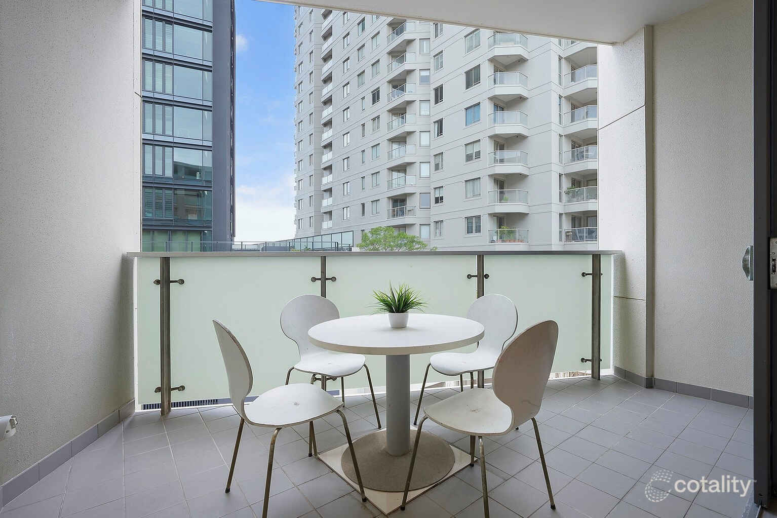 908/8 Glen St Milsons Point